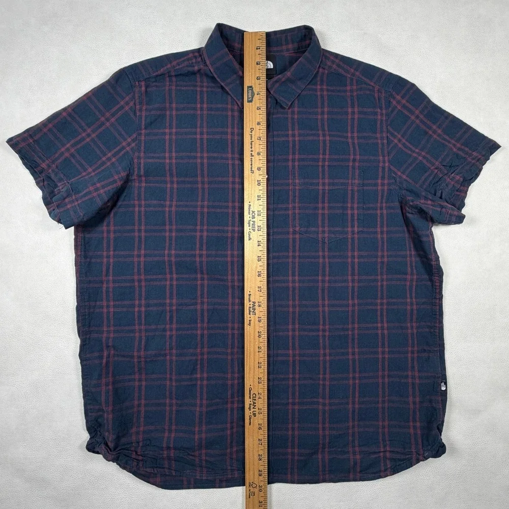 The North Face Mens XL Short Sleeve Plaid Button Up Shirt Navy Blue Burgundy Red